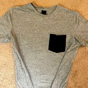 H&M men’s T-shirt Size: Medium